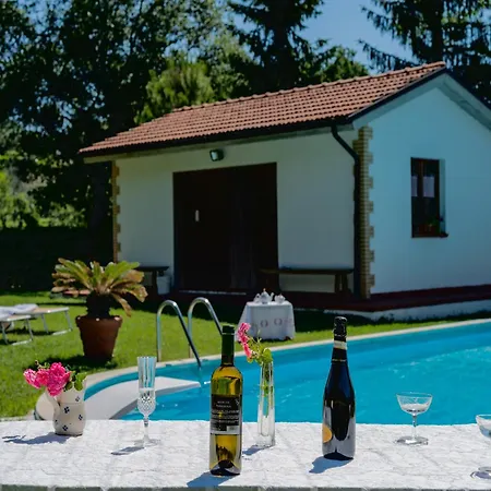 Apartment In Marche Near Lame Rosse, Cleaning Included * Serrapetrona